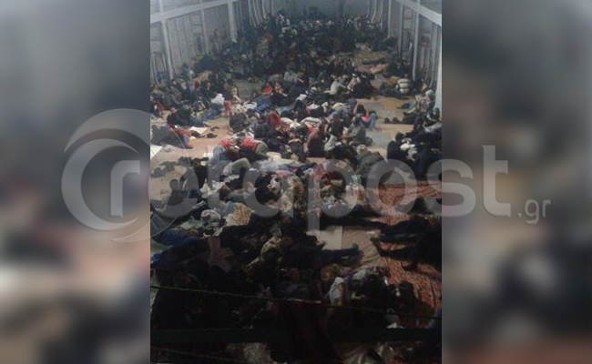 ΒΙΝΤΕΟ-Σε κλειστό γυμναστήριο οι 700 μετανάστες