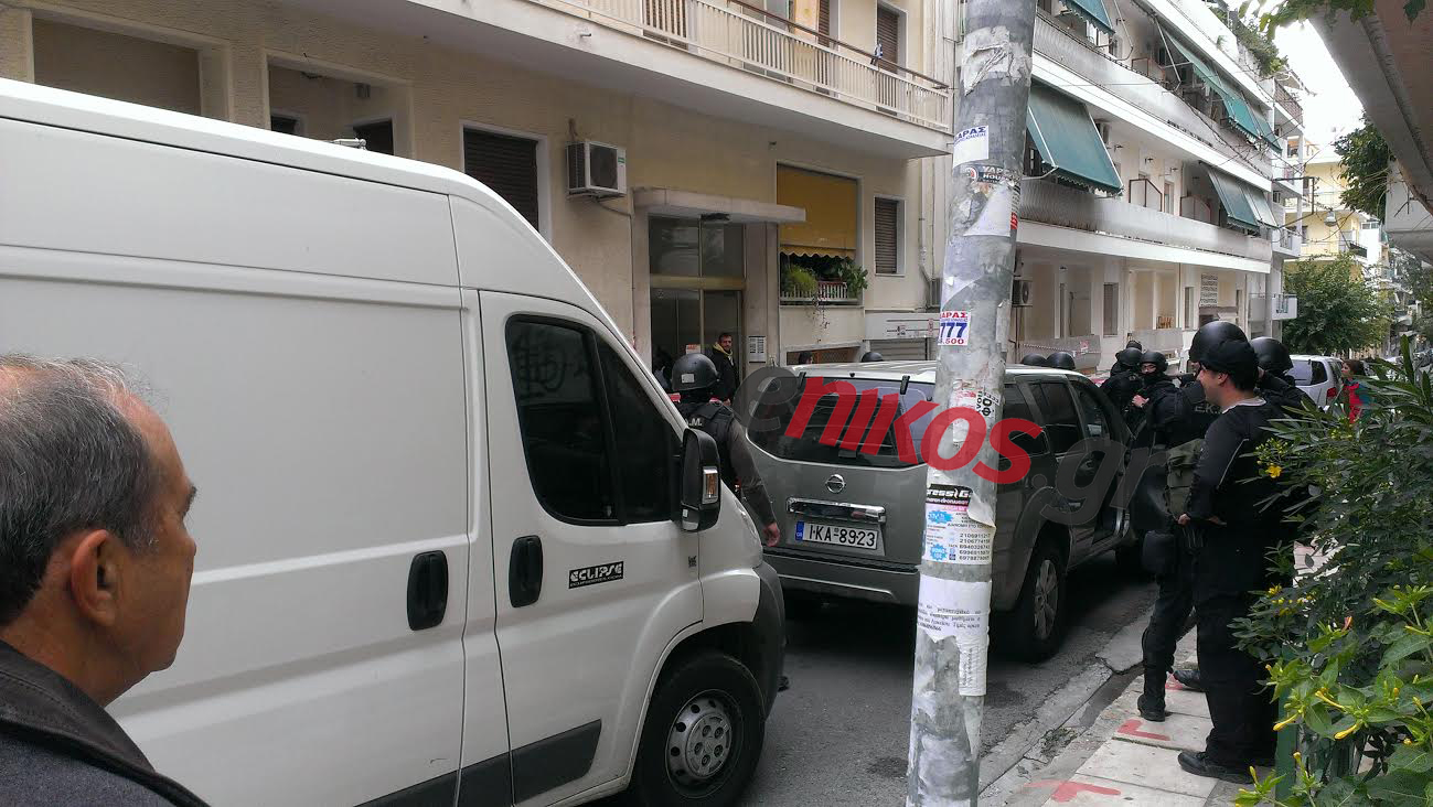 ΦΩΤΟ-Ντοκουμέντο:Η επιχείρηση της ΕΚΑΜ στο κρησφύγετο του Αλβανού κακοποιού