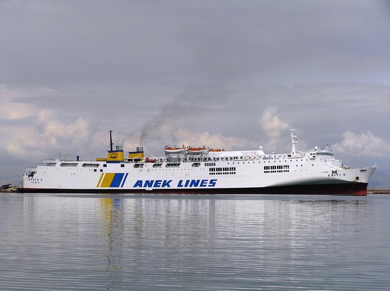 Μηχανική βλάβη στο επιβατηγό-οχηματαγωγό «ΚΡΗΤΗ»