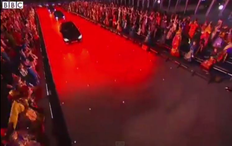 ΒΙΝΤΕΟ-Τυμπανοκρουσίες στην υποδοχή των συνέδρων στη Σύνοδο Κορυφής