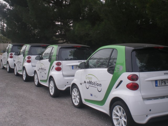 ΦΩΤΟ-Έφτασαν τα πρώτα ηλεκτρικά αυτοκίνητα