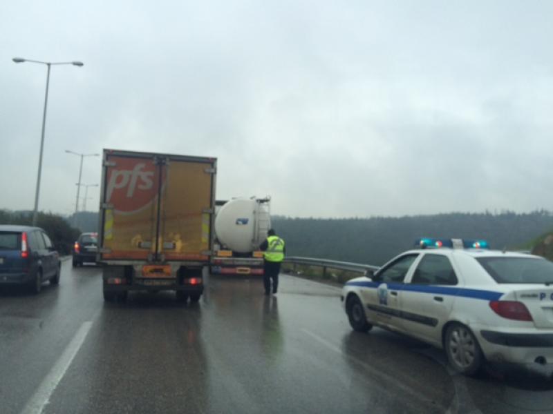 ΤΩΡΑ-Μποτιλιάρισμα στον Περιφερειακό Θεσσαλονίκης λόγω καραμπόλας