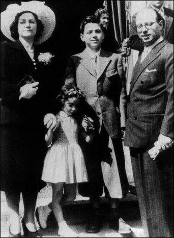 ΦΩΤΟ-Όταν μεγάλωσε έγινε… πρωθυπουργός