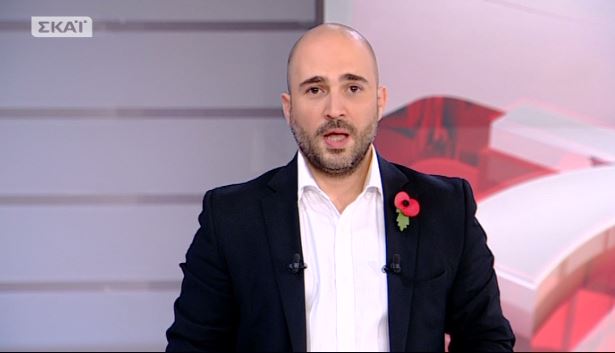 Ο Μπογδάνος με την “κόκκινη παπαρούνα” στο πέτο