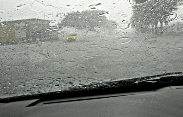 ΒΙΝΤΕΟ-Πλημμύρισαν οι δρόμοι στο Μεσολόγγι