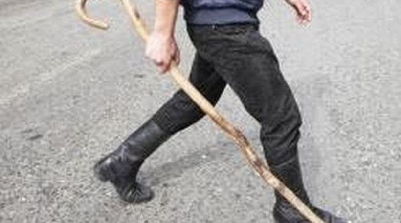 Κινηματογραφική σύλληψη των “μαυροπουκαμισάδων” με τις μαγκούρες