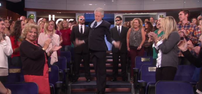 ΒΙΝΤΕΟ-Ο πρώην πλανητάρχης χορεύει στο σόου της Ντετζένερις