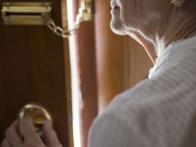 Το «έπαιζαν» εφοριακοί και εξαπατούσαν ηλικιωμένους