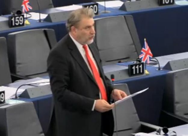 ΒΙΝΤΕΟ-Μαριάς: Γιατί ψήφισα κατά του Γιούνκερ