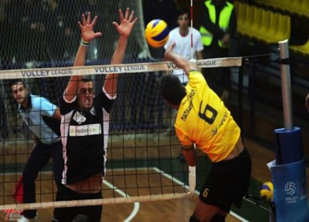 Επεισόδια και διακοπή στο Άρης-ΠΑΟΚ