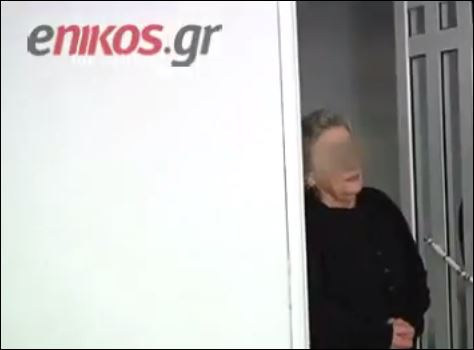 ΒΙΝΤΕΟ-Ξεσπά η μάνα του 44χρονου που σκότωσε ο πιστολέρο