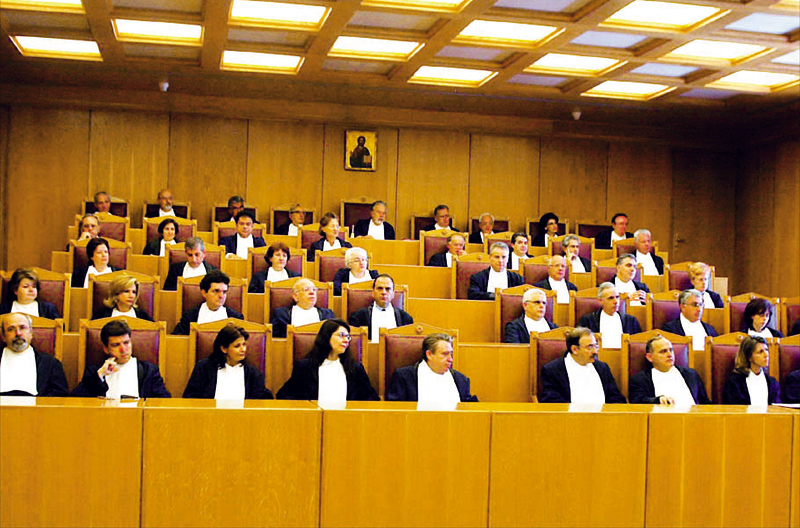 Οι δικαστές του ΣτΕ καλούν τους βουλευτές να καταψηφίσουν