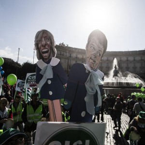 ΦΩΤΟ-Ρώμη-Διαδήλωση κατά της πολιτικής του Ρέντσι