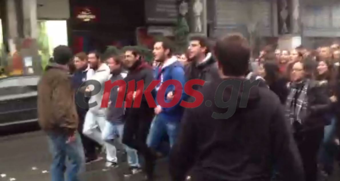 ΒΙΝΤΕΟ-Ολοκληρώθηκε στην Ομόνοια η πορεία των φοιτητών