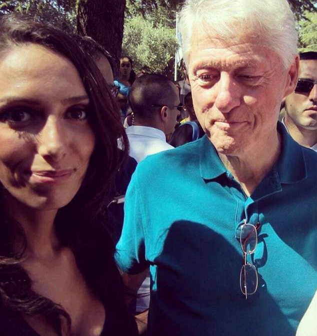 ΦΩΤΟ-Η εκρηκτική μελαχρινή που κόλασε τον Κλίντον