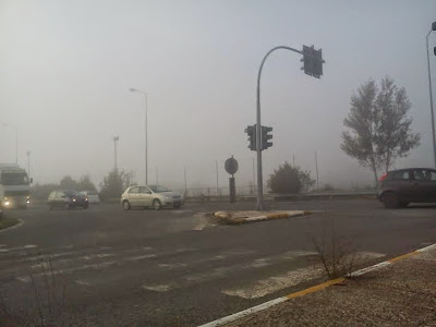 ΦΩΤΟ-Σύννεφο ομίχλης έχει καλύψει τα Ιωάννινα