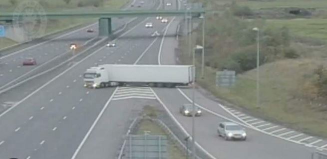 ΒΙΝΤΕΟ-“Εγκληματική” αναστροφή νταλίκας