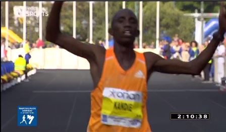 ΦΩΤΟ-Ρεκόρ διαδρομής στον Μαραθώνιο της Αθήνας έκανε ο Φέλιξ Κάντι