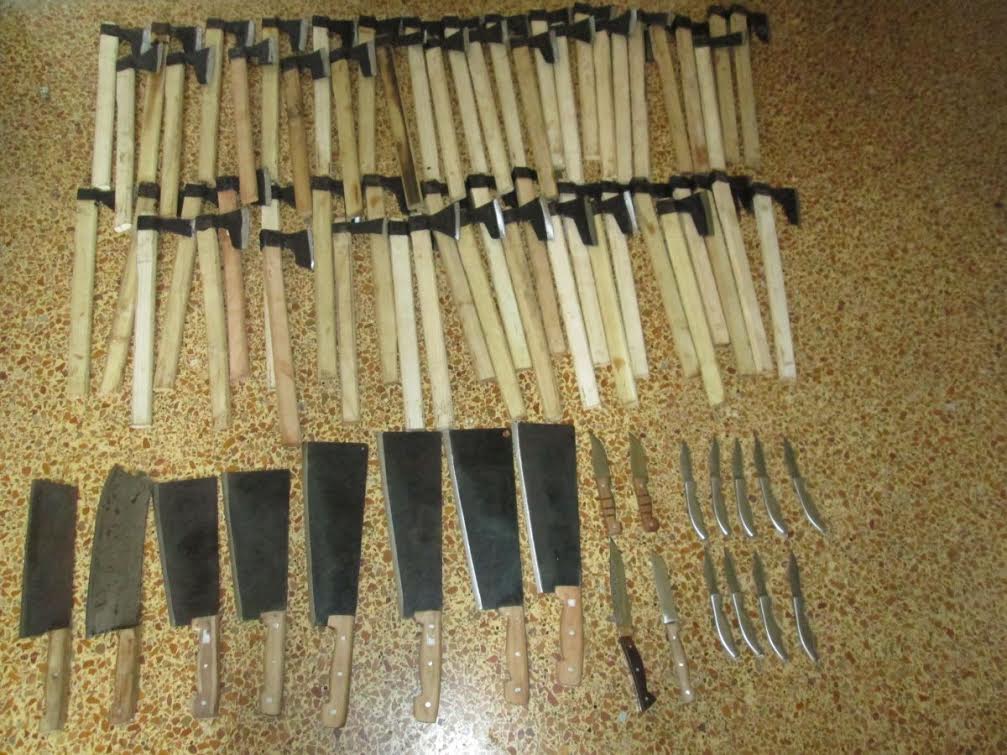 Τσεκούρια, μπαλτάδες και μαχαίρια στο ιχ