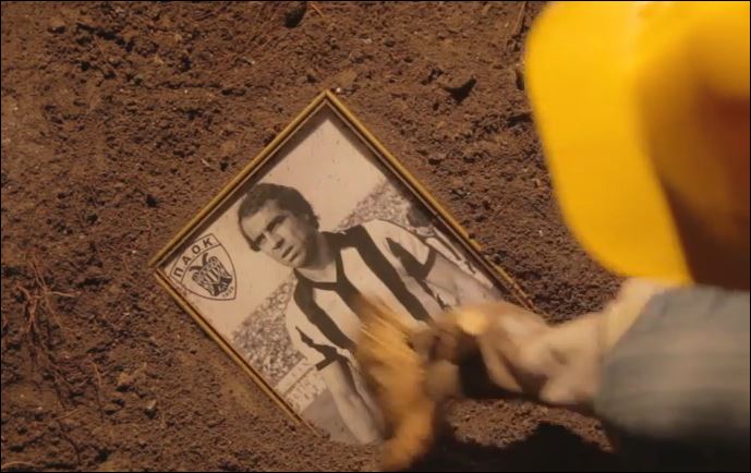 ΒΙΝΤΕΟ-Παρωδία της ανασκαφής στην Αμφίπολη με Κούδα και μπουγάτσα