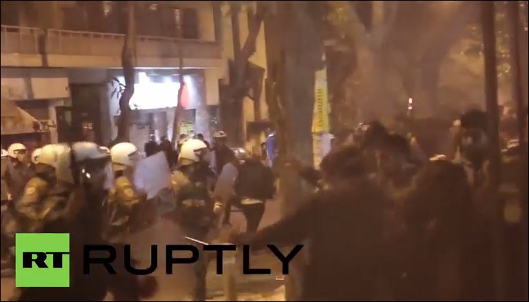 Το Russia Today για την επίθεση των ΜΑΤ στο Πολυτεχνείο