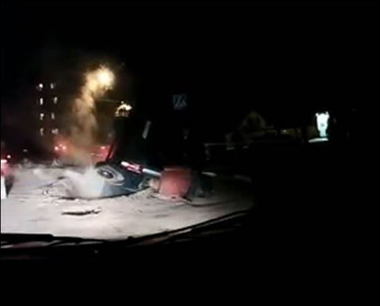 ΒΙΝΤΕΟ-Τρύπα “κατάπιε” αυτοκίνητο στη Ρωσία