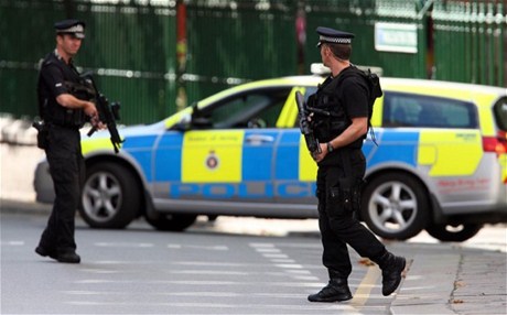 Βρετανία: Συνελήφθη ύποπτος για βομβιστική επίθεση