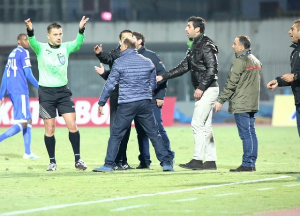 Απαγόρευση εισόδου στον Γιάννη Ματζουράκη