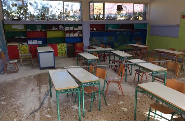 ΦΩΤΟ-Σε άθλιες συνθήκες κάνουν μάθημα παιδιά δημοτικού