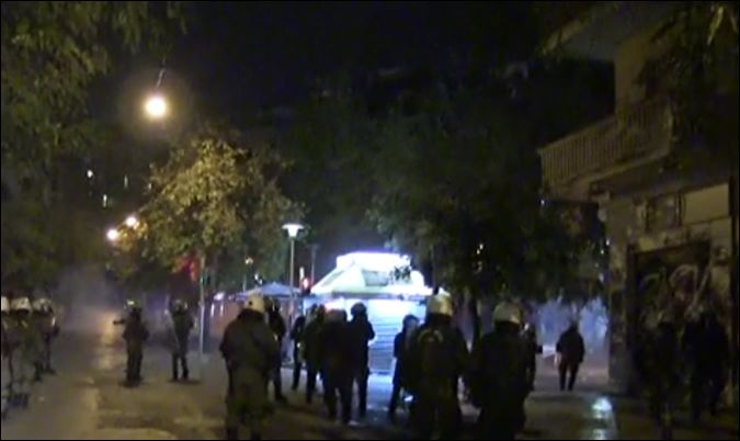 ΤΩΡΑ-Επέμβαση των ΜΑΤ στα Εξάρχεια