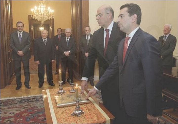 ΦΩΤΟ-Η ορκωμοσία Δένδια-Σκρέκα