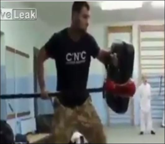 ΒΙΝΤΕΟ-Οι “300” σε ρωσικό γυμναστήριο