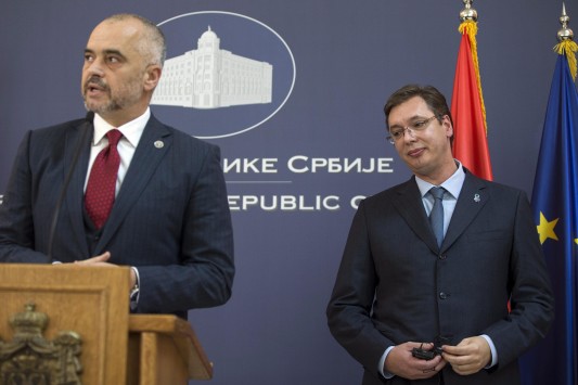 ΒΙΝΤΕΟ-Έξαλλος ο Σέρβος πρωθυπουργός με τον Αλβανό ομόλογό του-“Ναυάγιο” η πρώτη επίσκεψη του Ράμα στο Βελιγράδι