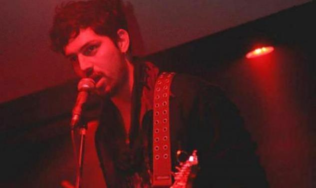 Τραγουδιστής πέθανε μόλις έπιασε το μικρόφωνο