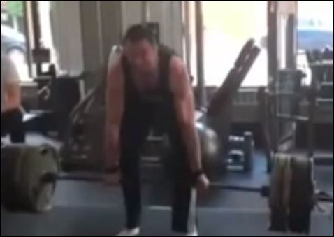 ΒΙΝΤΕΟ-Κάτσε κάτω από την μπάρα… Χιου Τζάκμαν