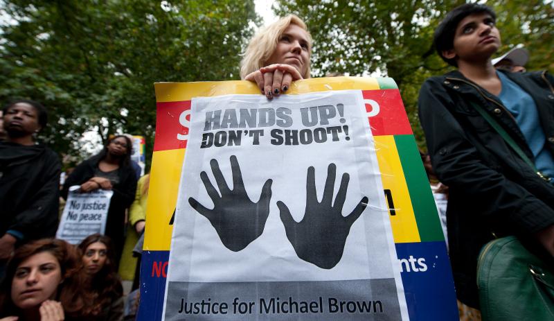 Ηρεμία στο Φέργκιουσον, οργή στο Λονδίνο