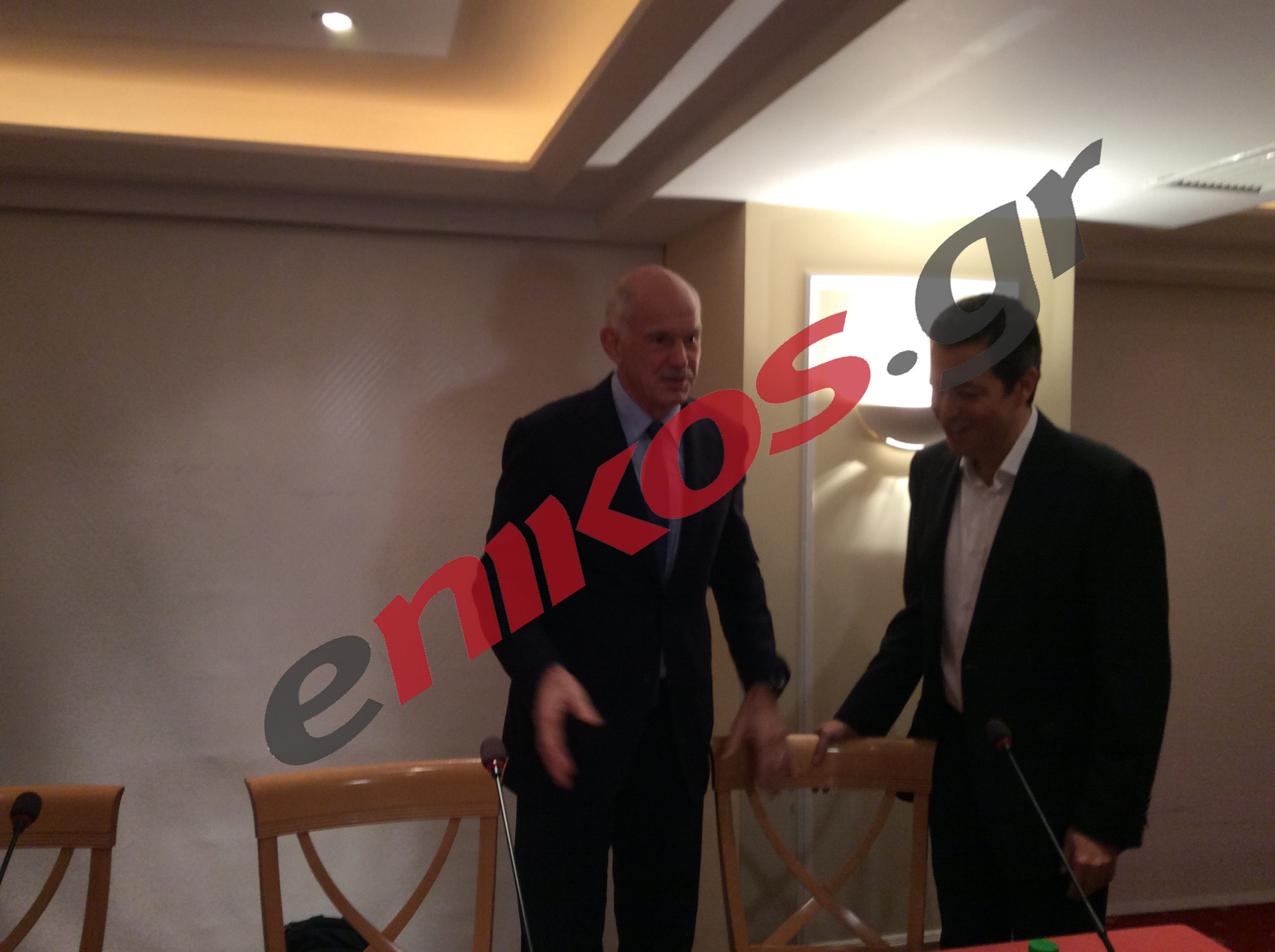 ΦΩΤΟ-Ο Παπανδρέου στη Χαλκίδα