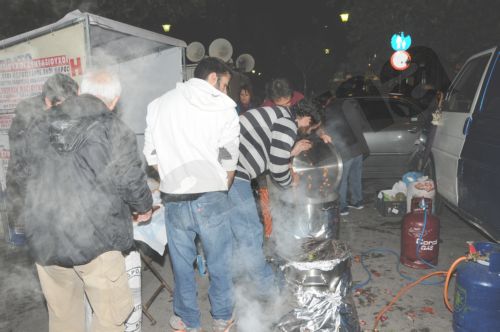 ΦΩΤΟ- Τα καζάνια των συνταξιούχων στο Υπ.Οικονομικών