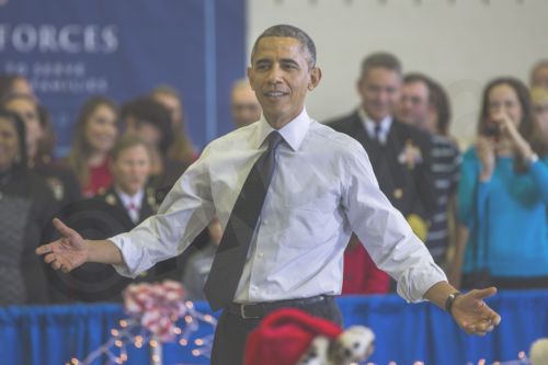 ΦΩΤΟ- Ο Ομπάμα Άγιος Βασίλης