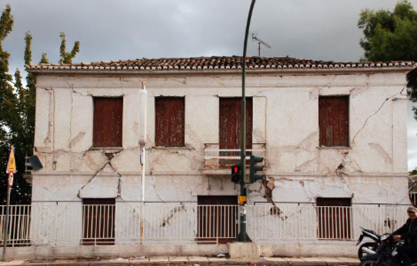 Αίγιο-10 κτίρια κρίθηκαν κατεδαφιστέα από το σεισμό του Νοεμβρίου