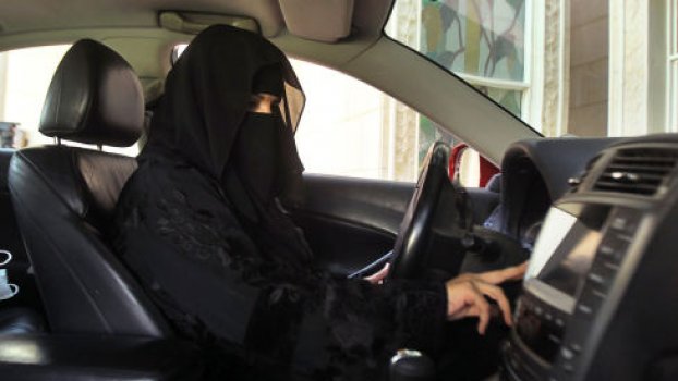 Γυναίκες παραπέμφθηκαν στο δικαστήριο επειδή οδηγούσαν