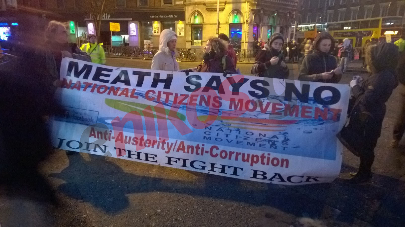 ΦΩΤΟ- Οι Δουβλινέζοι κατά των Βρυξελλών