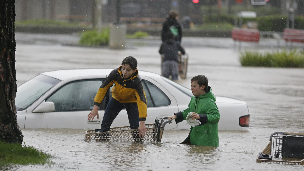 Powerful storm pounds Northern California