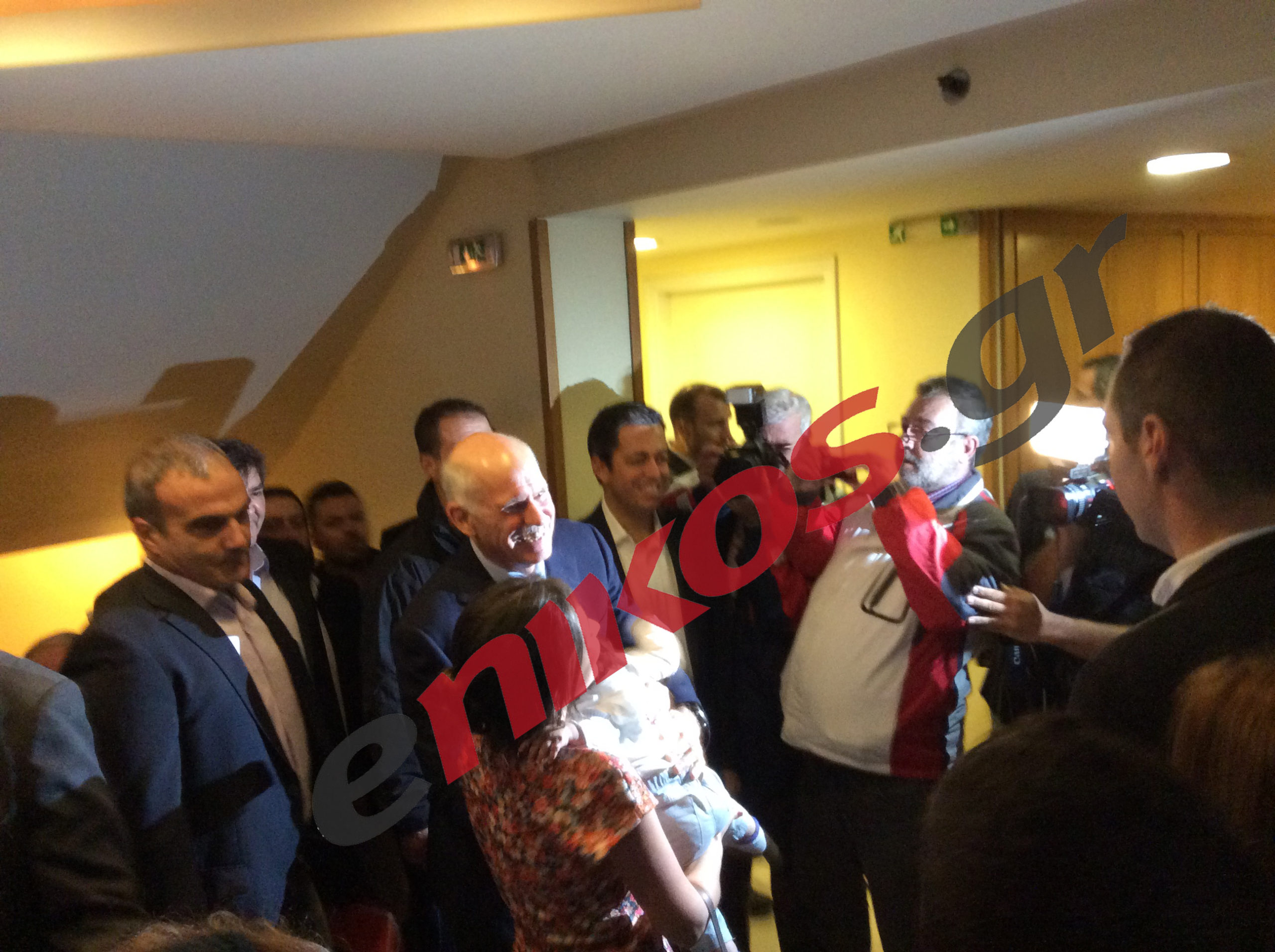 Αυτοί είναι οι “επαναστάτες” του ΠΑΣΟΚ που ζητούν επιστροφή του Παπανδρέου