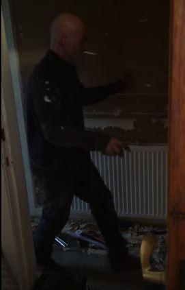 ΒΙΝΤΕΟ-Μάστορας το “έριξε” στο χορό