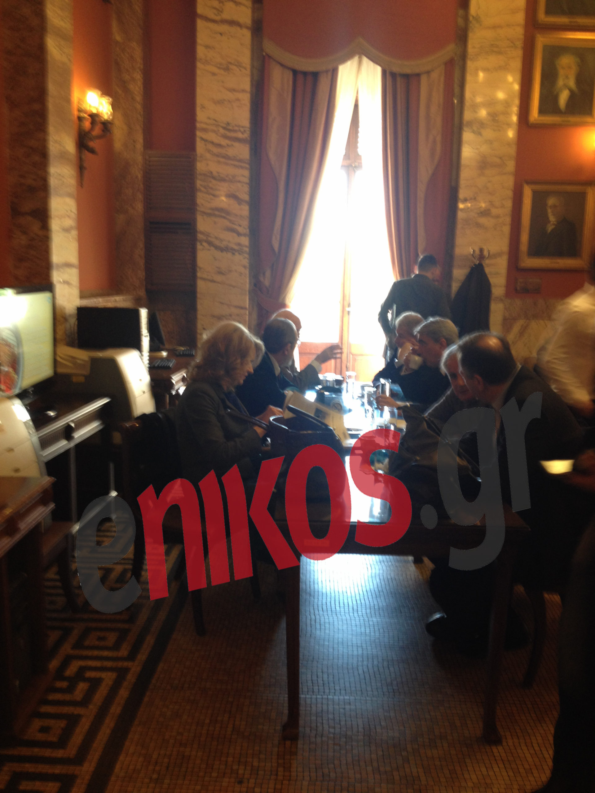 ΤΩΡΑ – Η Τζάκρη στο εντευκτήριο – ΦΩΤΟ