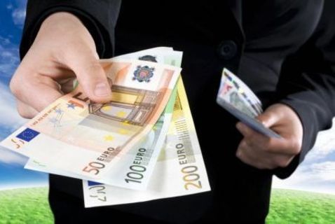 Εκβίαζαν επιχειρηματία που “χρωστούσε” 83.000 ευρώ