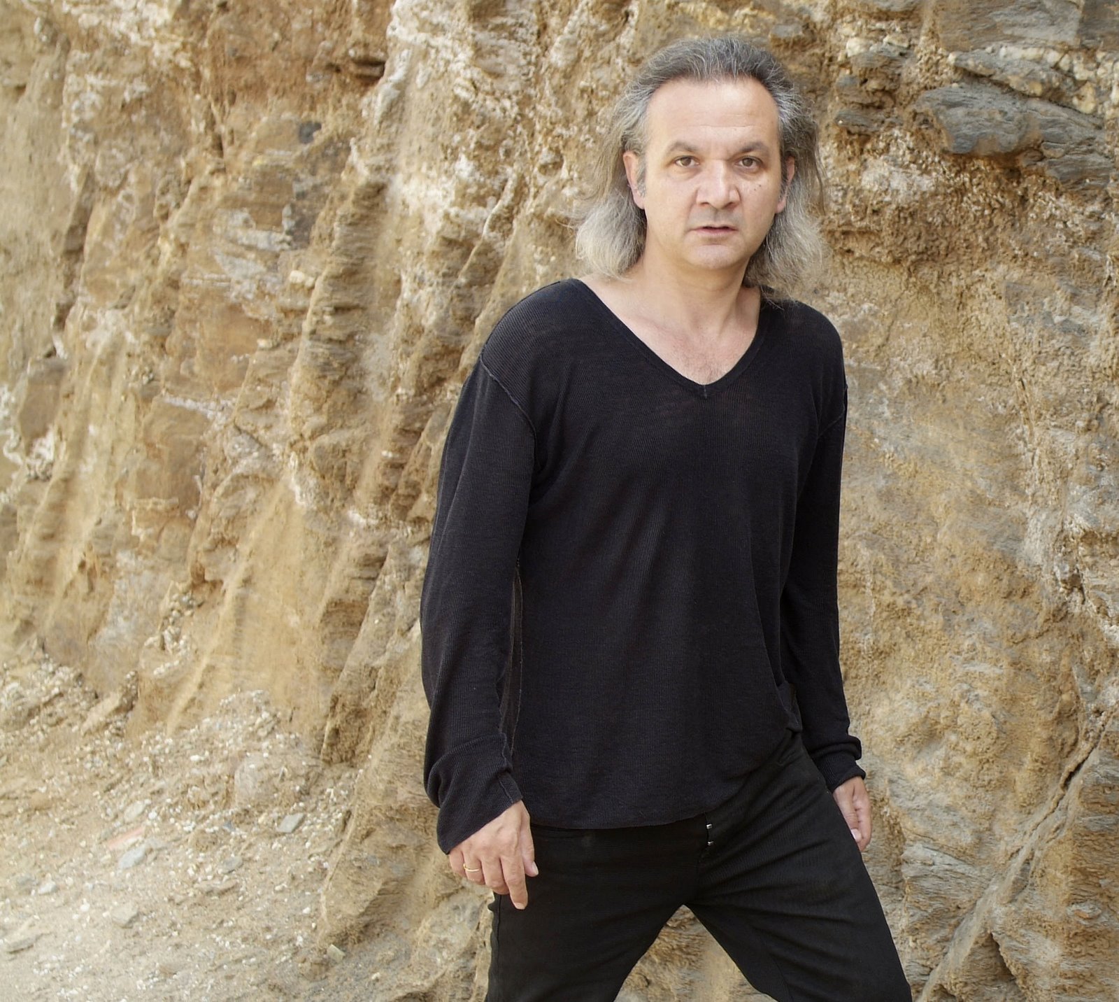 Ο Χρήστος Θηβαίος έκοψε τα μαλλιά του – ΦΩΤΟ