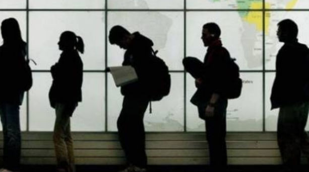 1.000 προσλήψεις ελεγκτών εσόδων