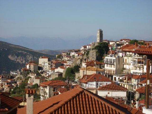 Γεμάτη η Αράχωβα την ημέρα των Χριστουγέννων – ΒΙΝΤΕΟ